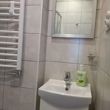 Apartment Business 28 *